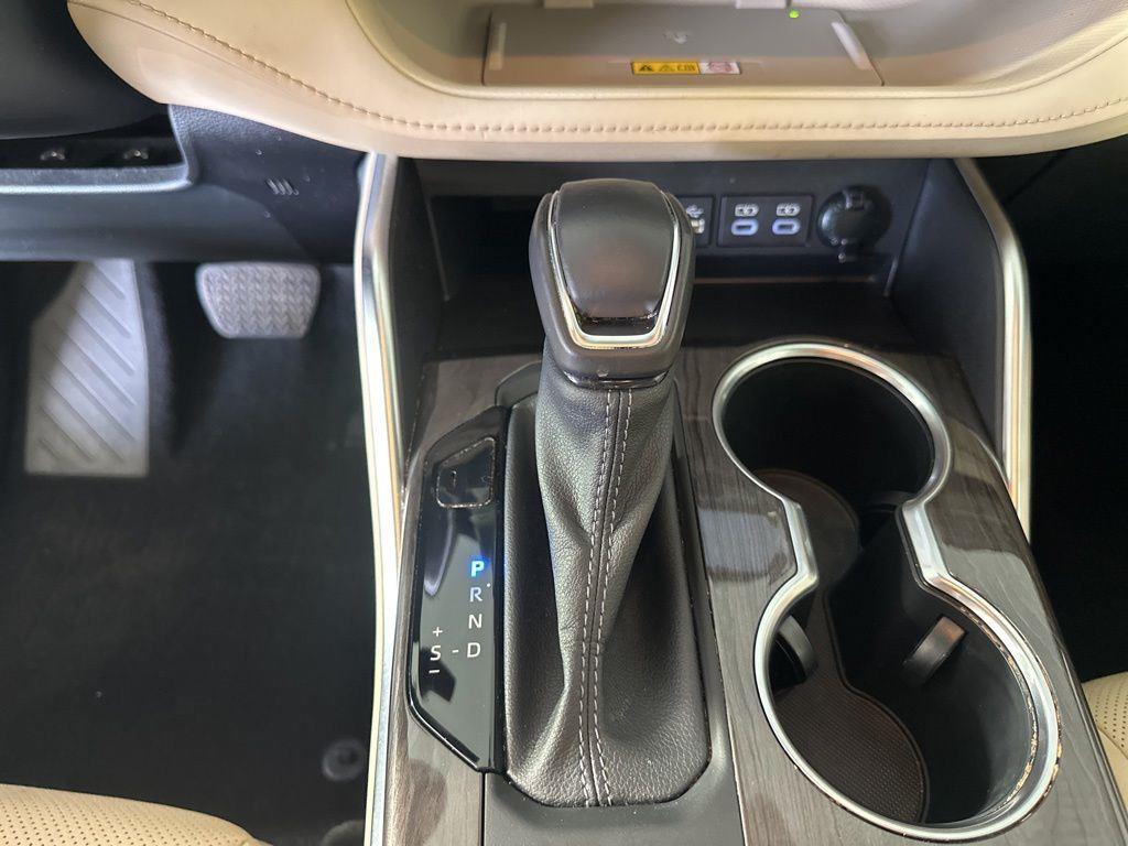 Used 2023 Pearl Toyota Limited image 22