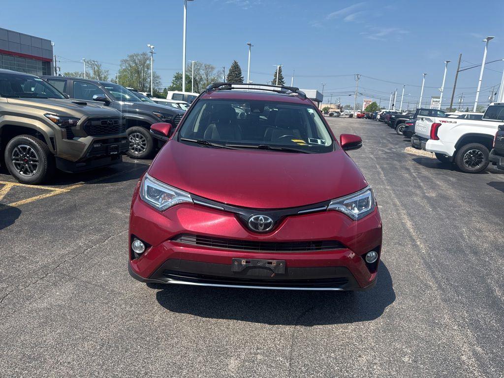 Used 2018 Pearl Toyota Limited image 4