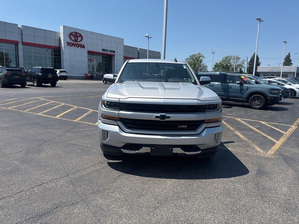 Used 2018 Silver Ice Metallic Chevrolet LT image 4