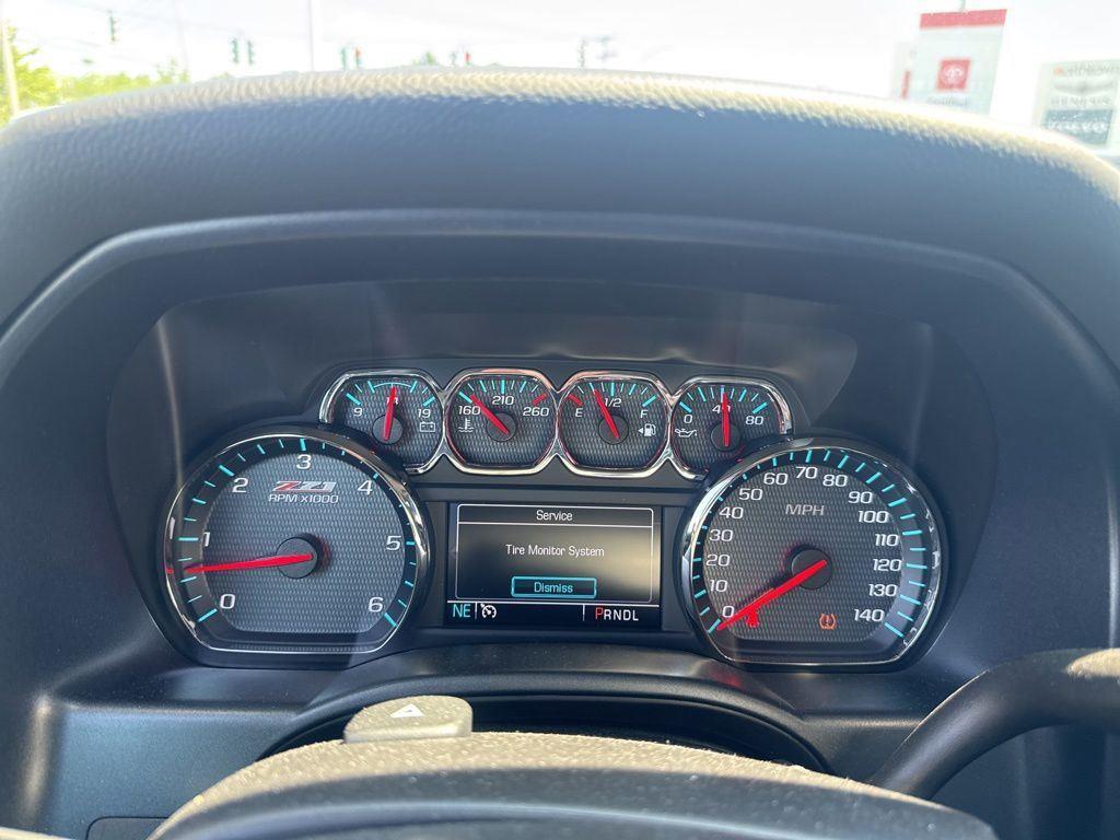 Used 2018 Silver Ice Metallic Chevrolet LT image 10