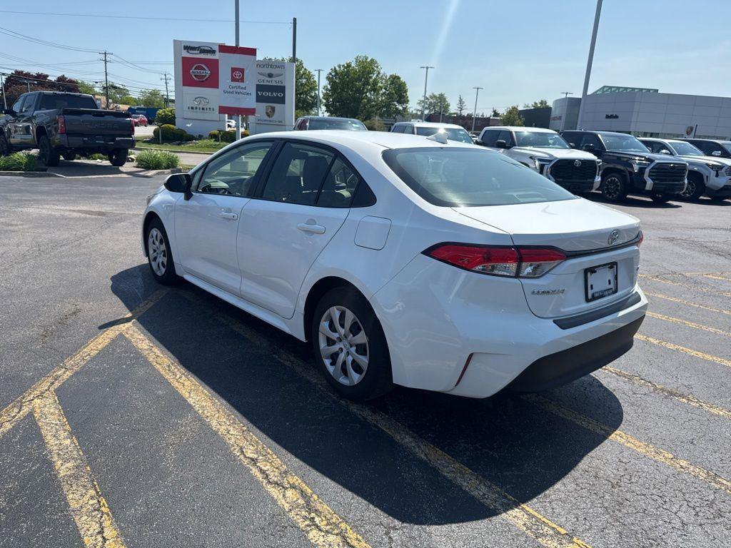 Certified Used 2023 Ice Toyota LE image 5