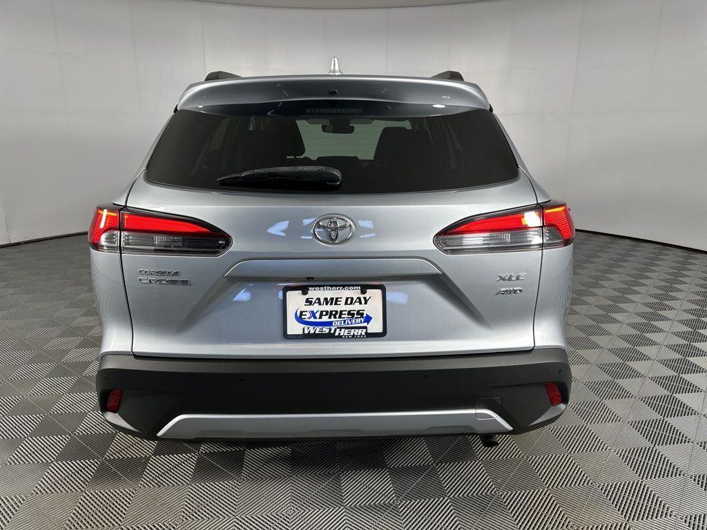 Certified Used 2022 Silver Toyota XLE image 7