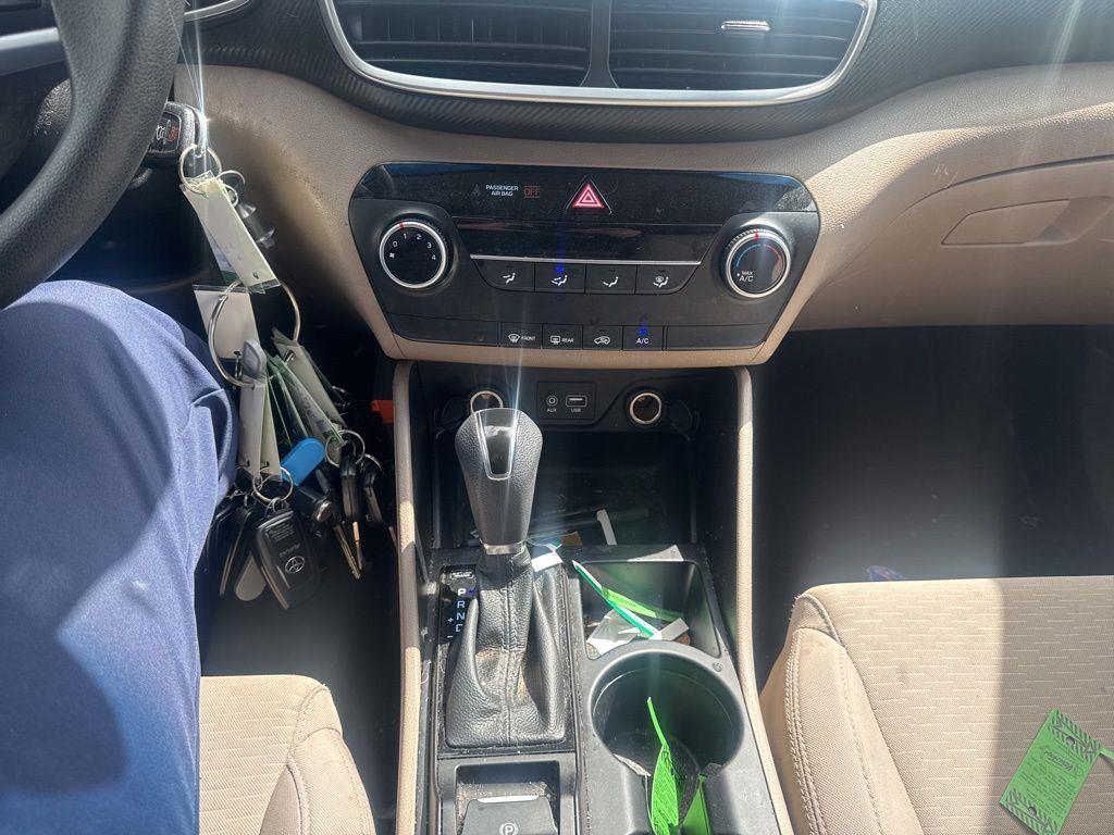 Used 2021 Blue Hyundai SE image 12