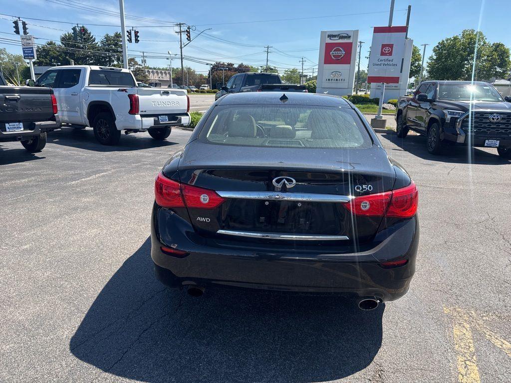 Used 2017 Black Obsidian INFINITI 2.0t Premium image 7
