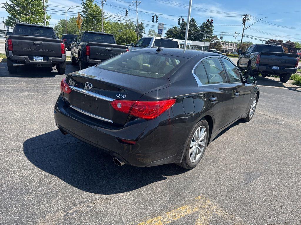 Used 2017 Black Obsidian INFINITI 2.0t Premium image 8