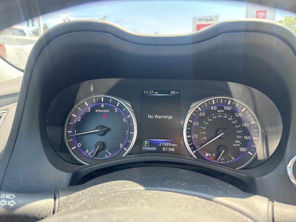 Used 2017 Black Obsidian INFINITI 2.0t Premium image 11