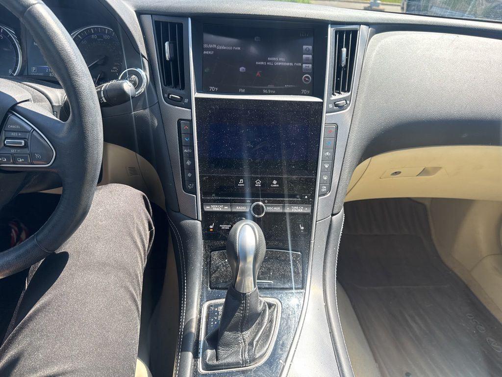 Used 2017 Black Obsidian INFINITI 2.0t Premium image 12