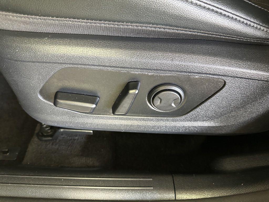 Used 2023 Ebony Black Kia X-Line image 13