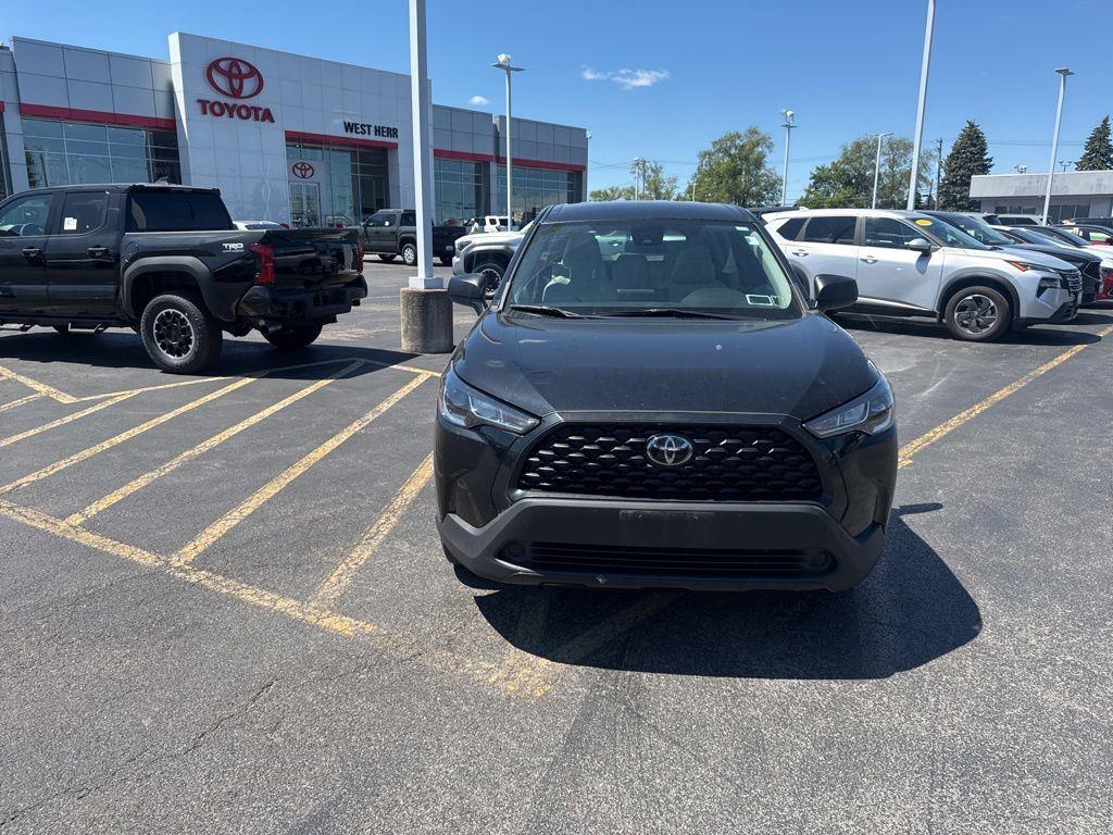 Certified Used 2022 Jet Black Toyota L image 4