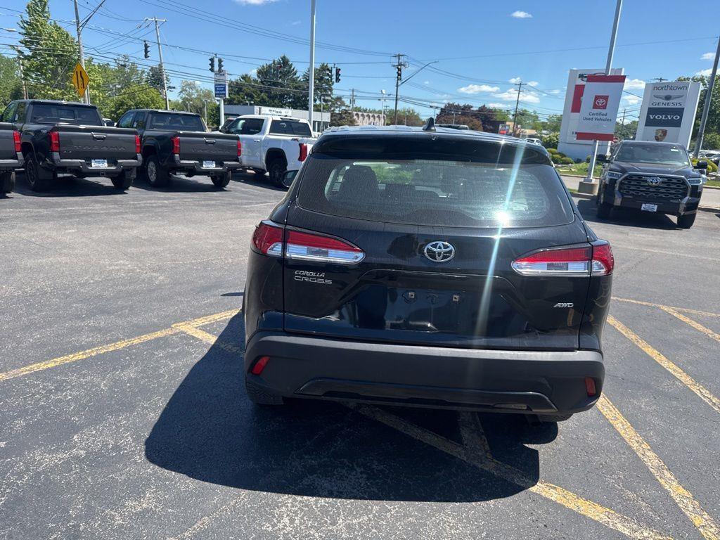 Certified Used 2022 Jet Black Toyota L image 7