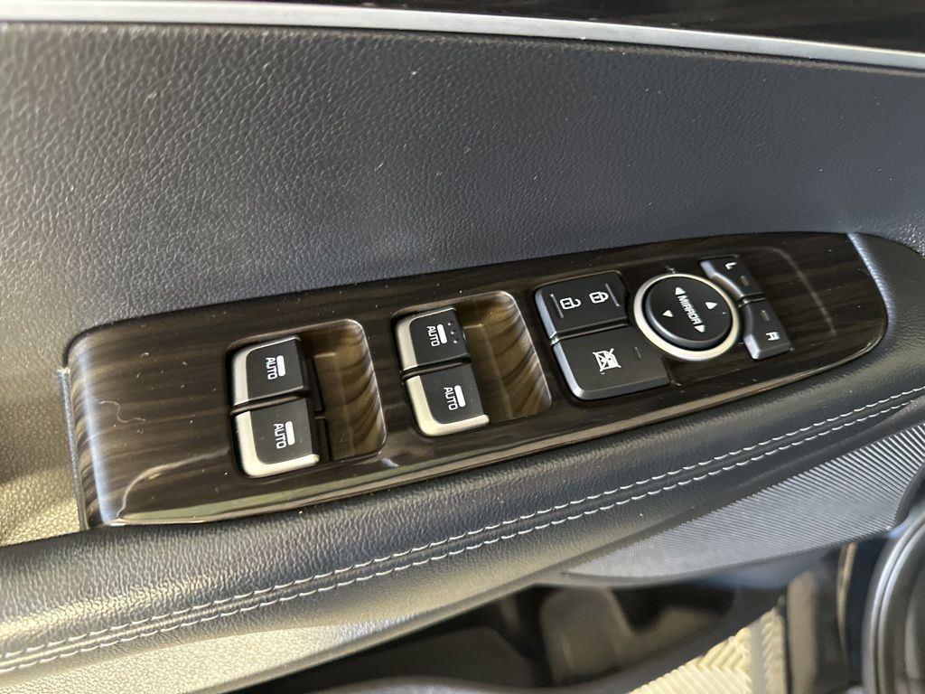 Used 2019 Ebony Black Kia LX image 13