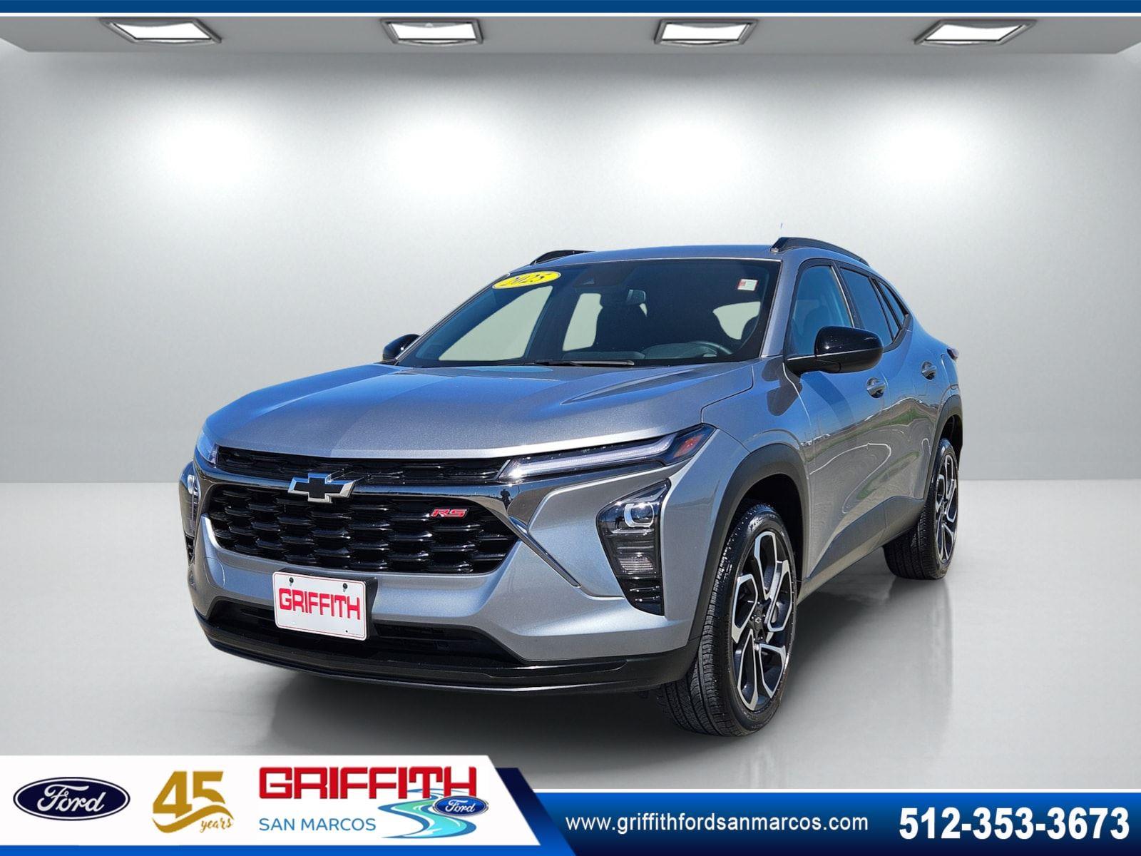 Sterling Gray Metallic 2025 Chevrolet Trax RS with 2RS FWD SUV / Crossover Front-Wheel Drive 6-Speed Automatic