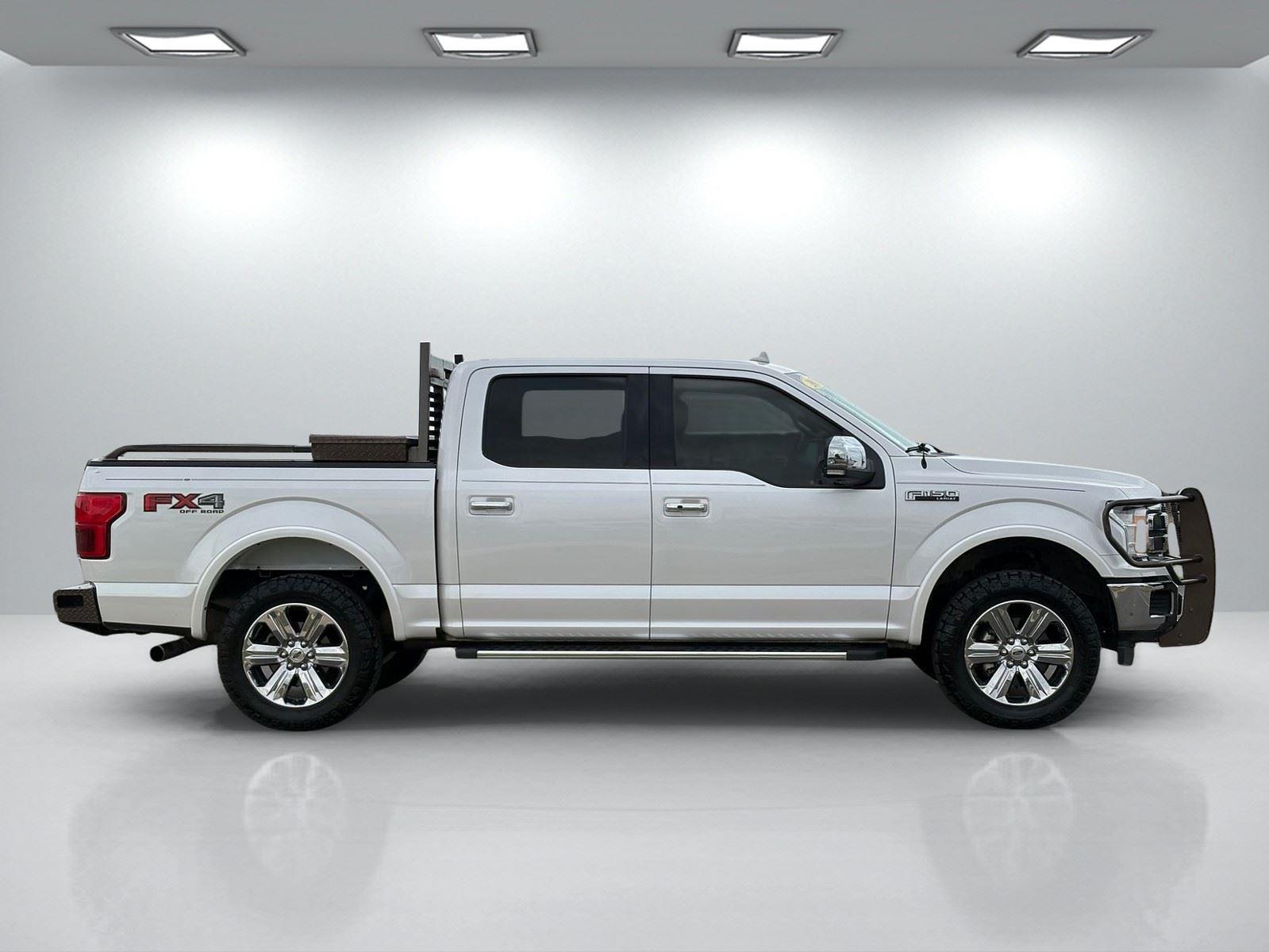 View vehicle photo 4