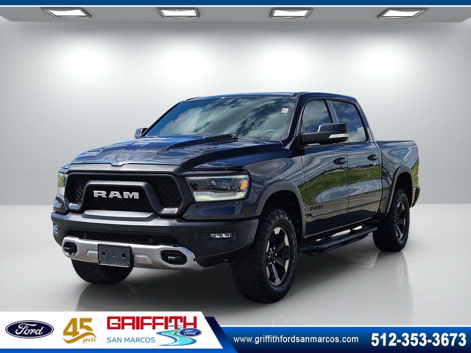 Diamond Black Crystal Pearlcoat 2020 RAM 1500 Pickup Truck Four-Wheel Drive 8-Speed Automatic
