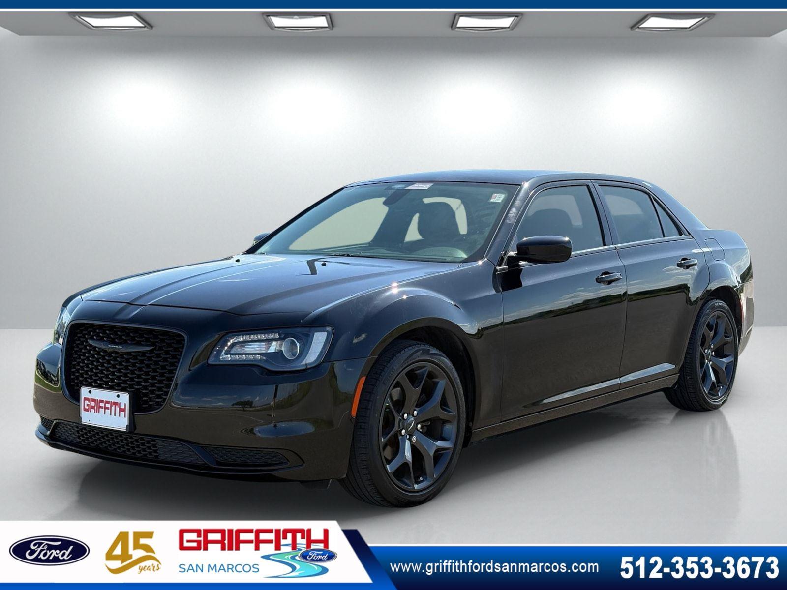 2023 Chrysler 300 Touring RWD