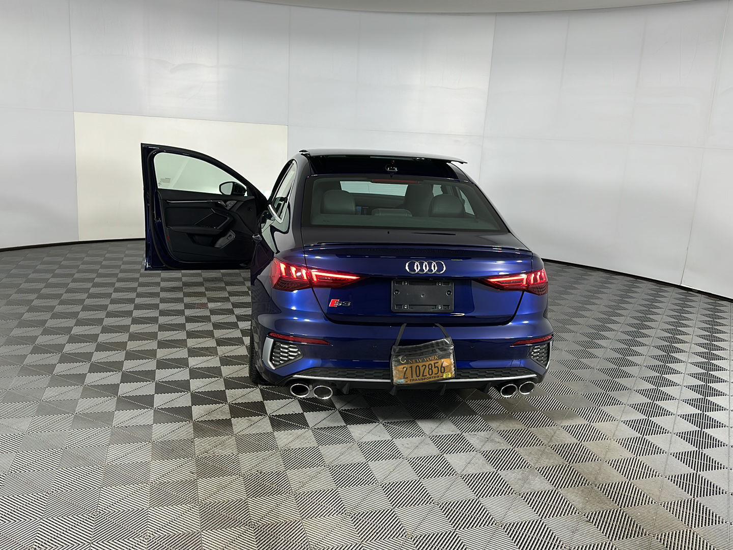 Used 2023 Navarra Blue Metallic Audi Premium Plus image 38