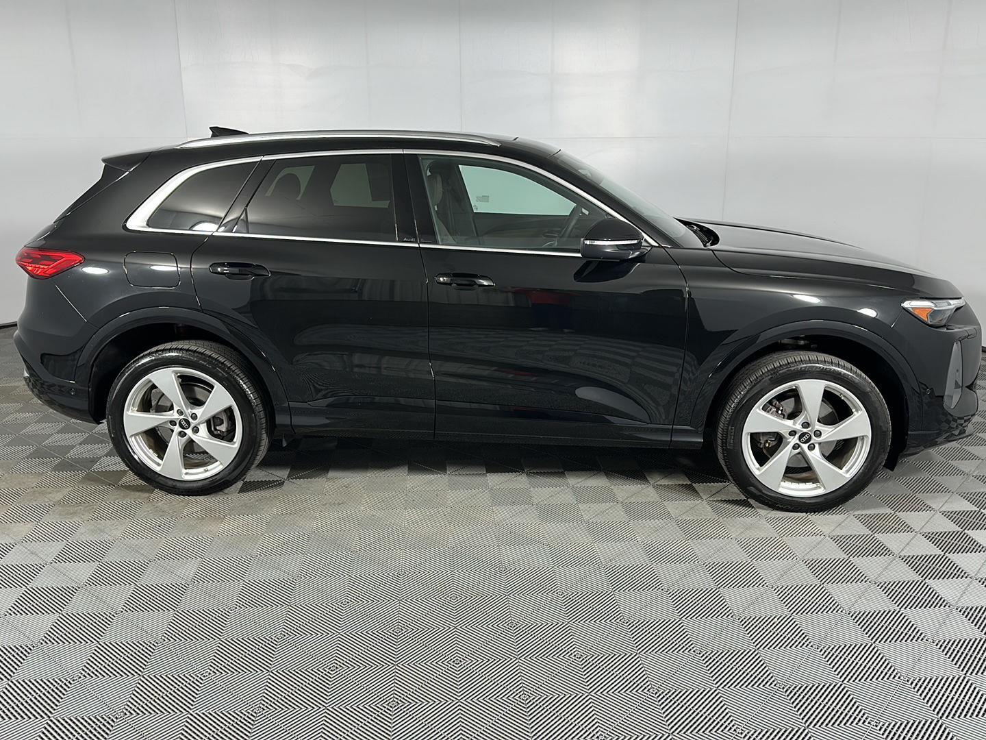New 2025 Mythos Black Metallic Audi Premium Plus image 4