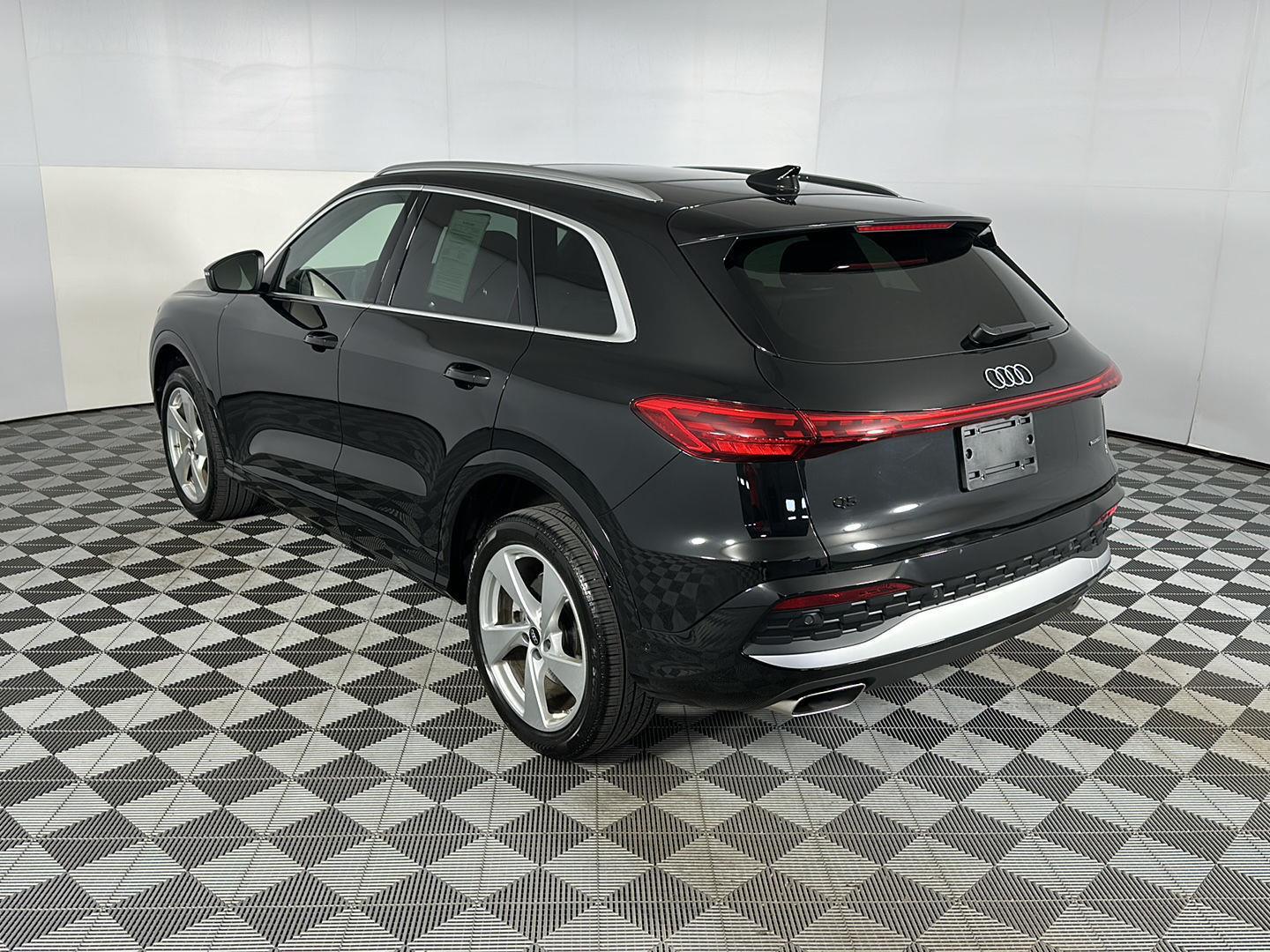 New 2025 Mythos Black Metallic Audi Premium Plus image 12