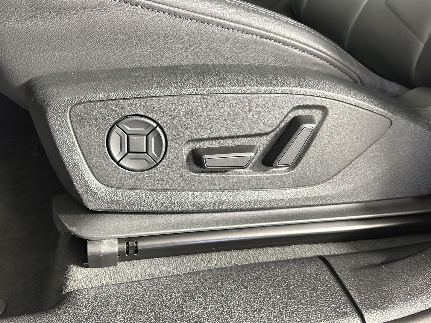 New 2025 Mythos Black Metallic Audi S line Premium image 9