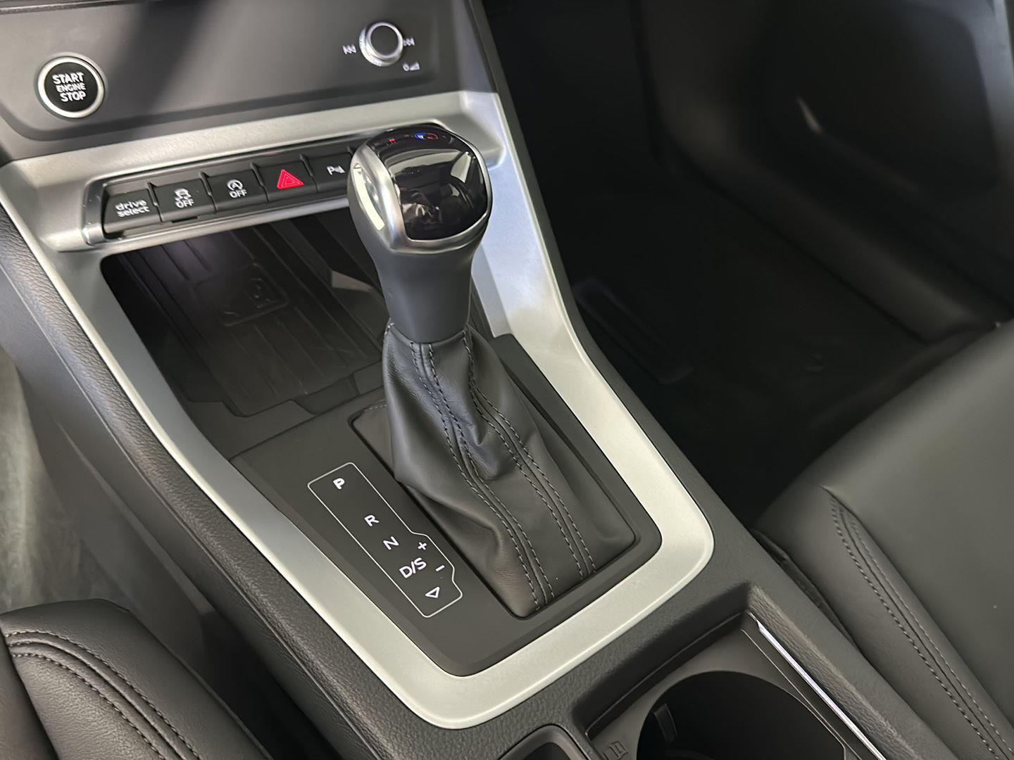New 2025 Mythos Black Metallic Audi S line Premium image 16