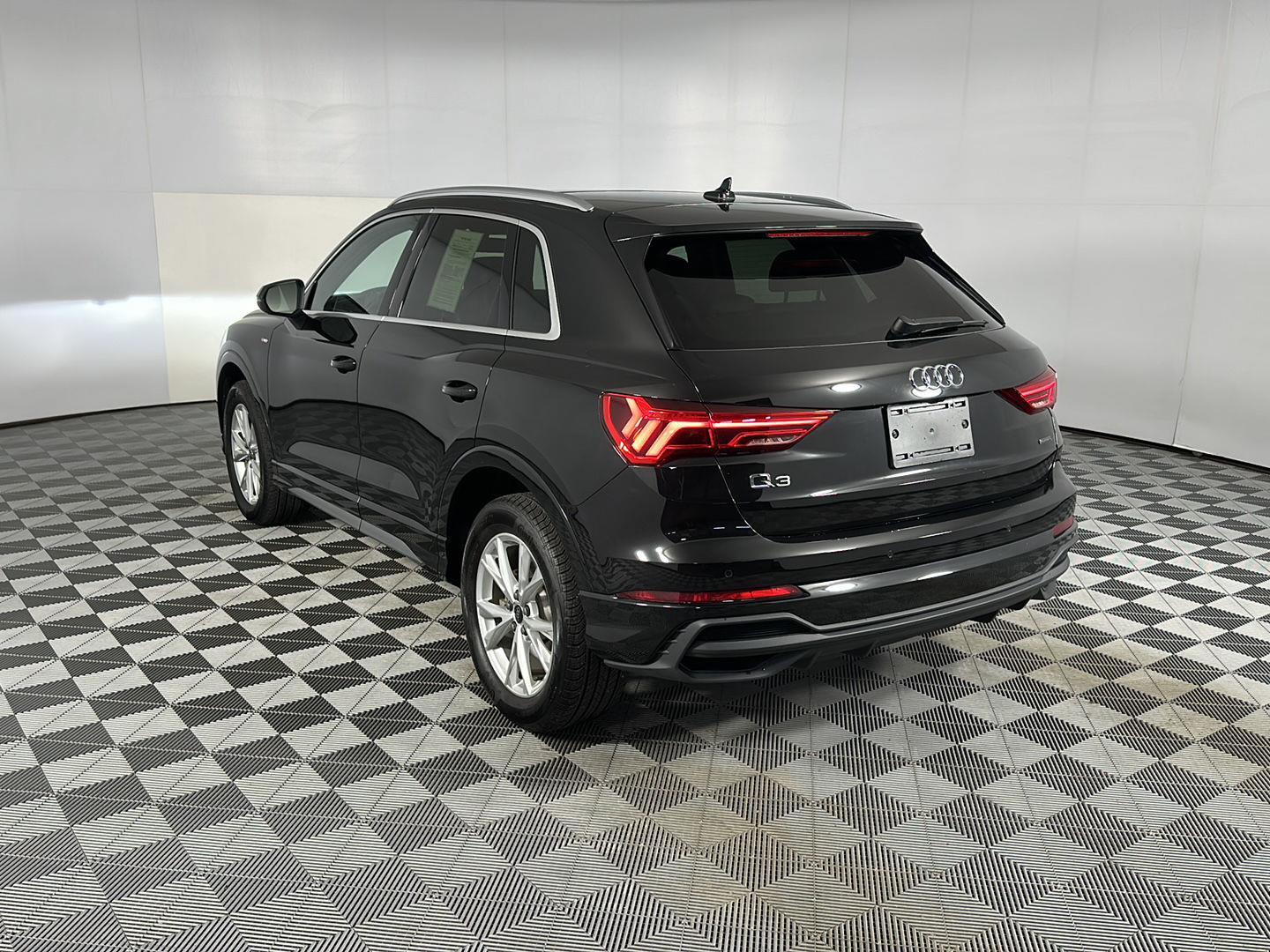 New 2025 Mythos Black Metallic Audi S line Premium image 25