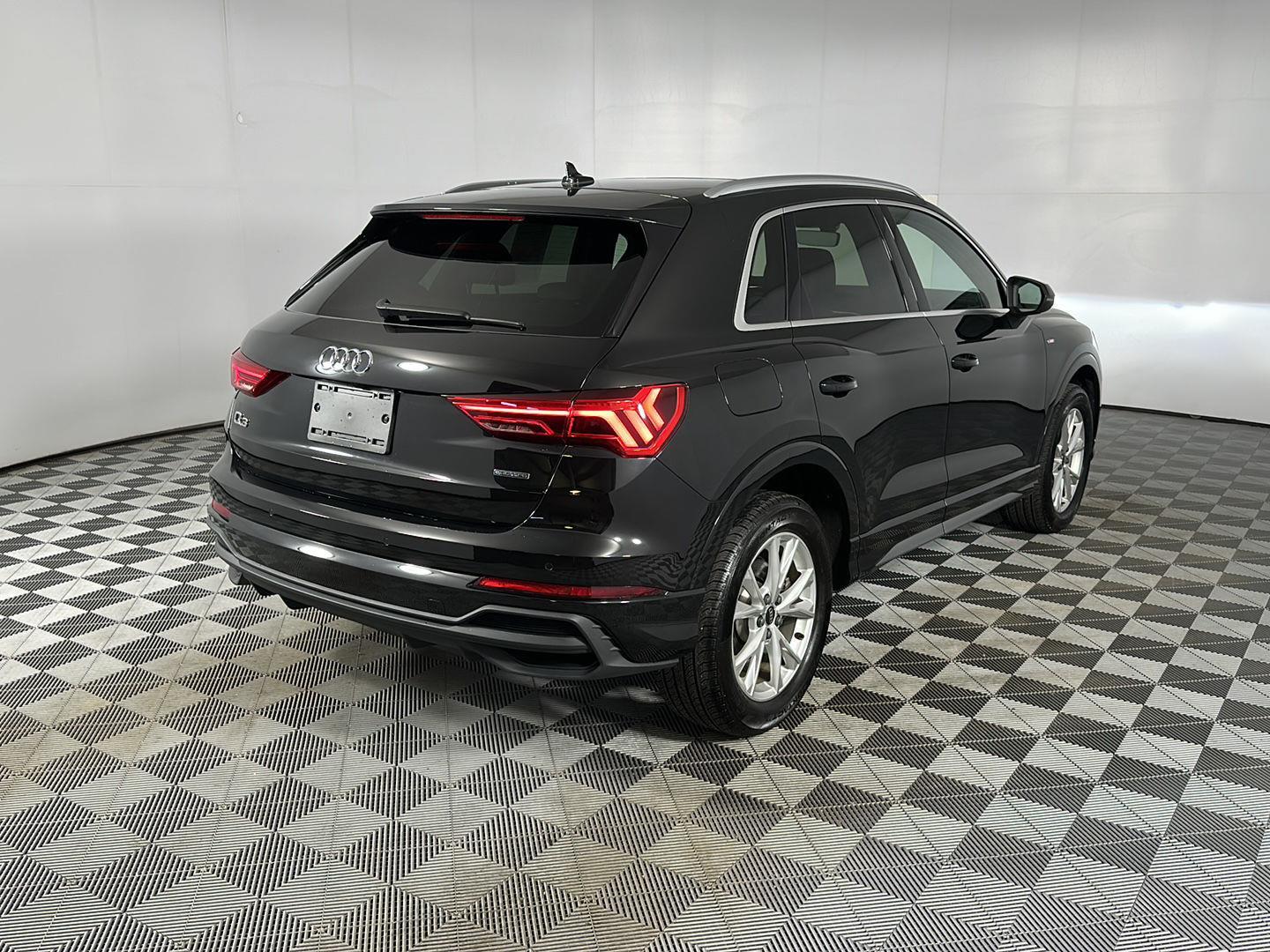 New 2025 Mythos Black Metallic Audi S line Premium image 26