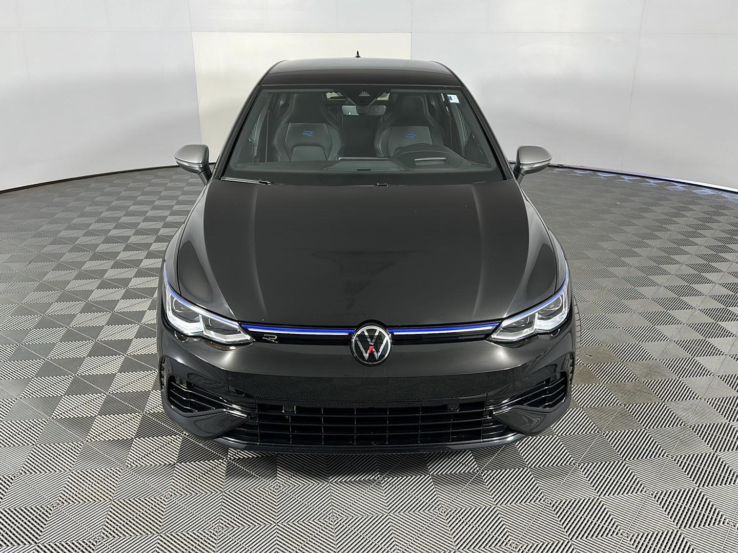 Used 2024 Mythos Black Metallic Volkswagen 4Motion image 2