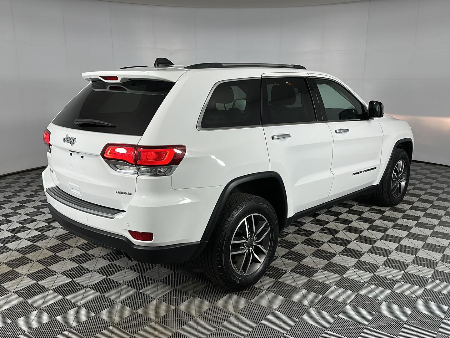 Used 2021 Bright White Clearcoat Jeep Limited image 8