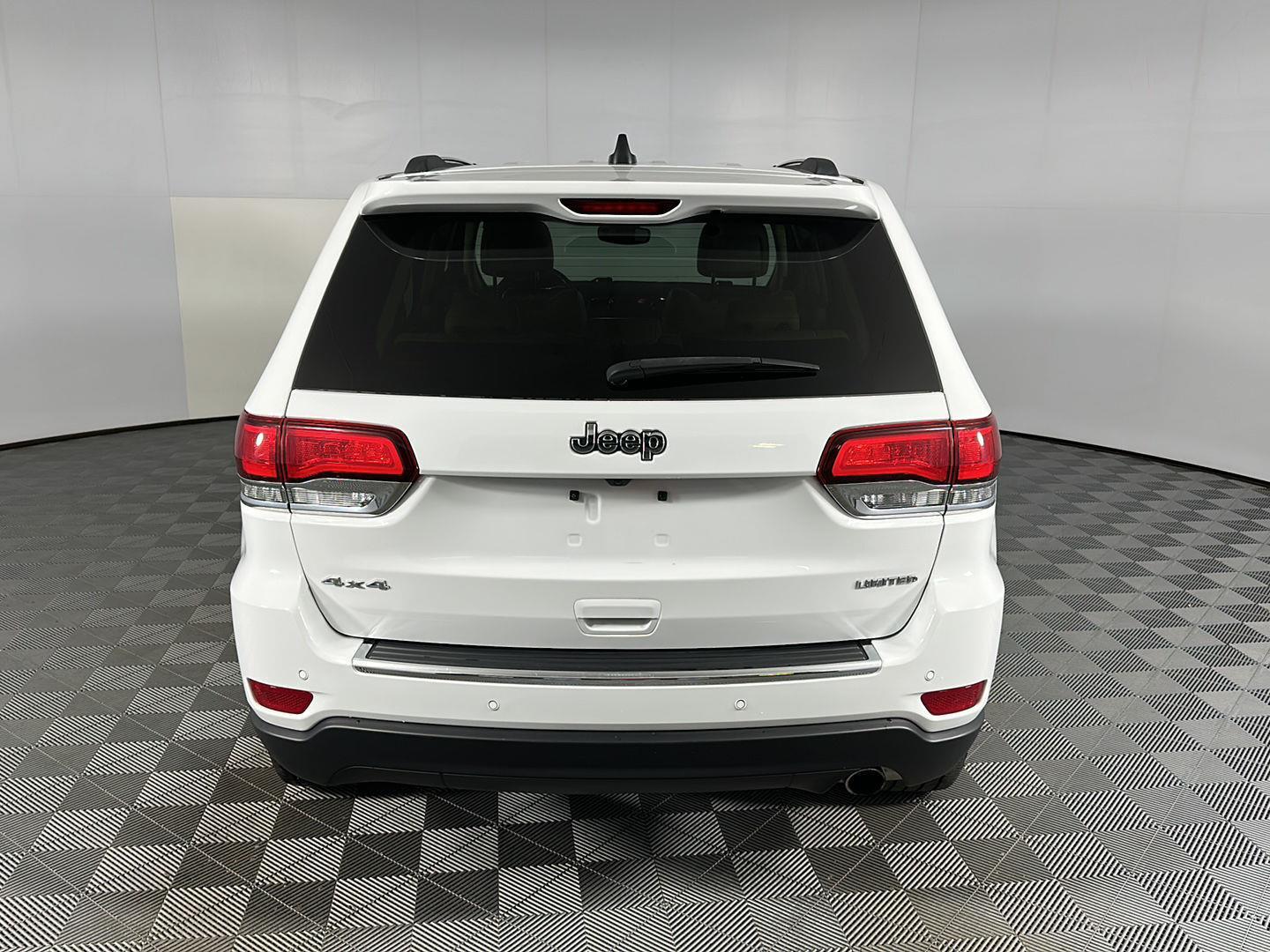 Used 2021 Bright White Clearcoat Jeep Limited image 9