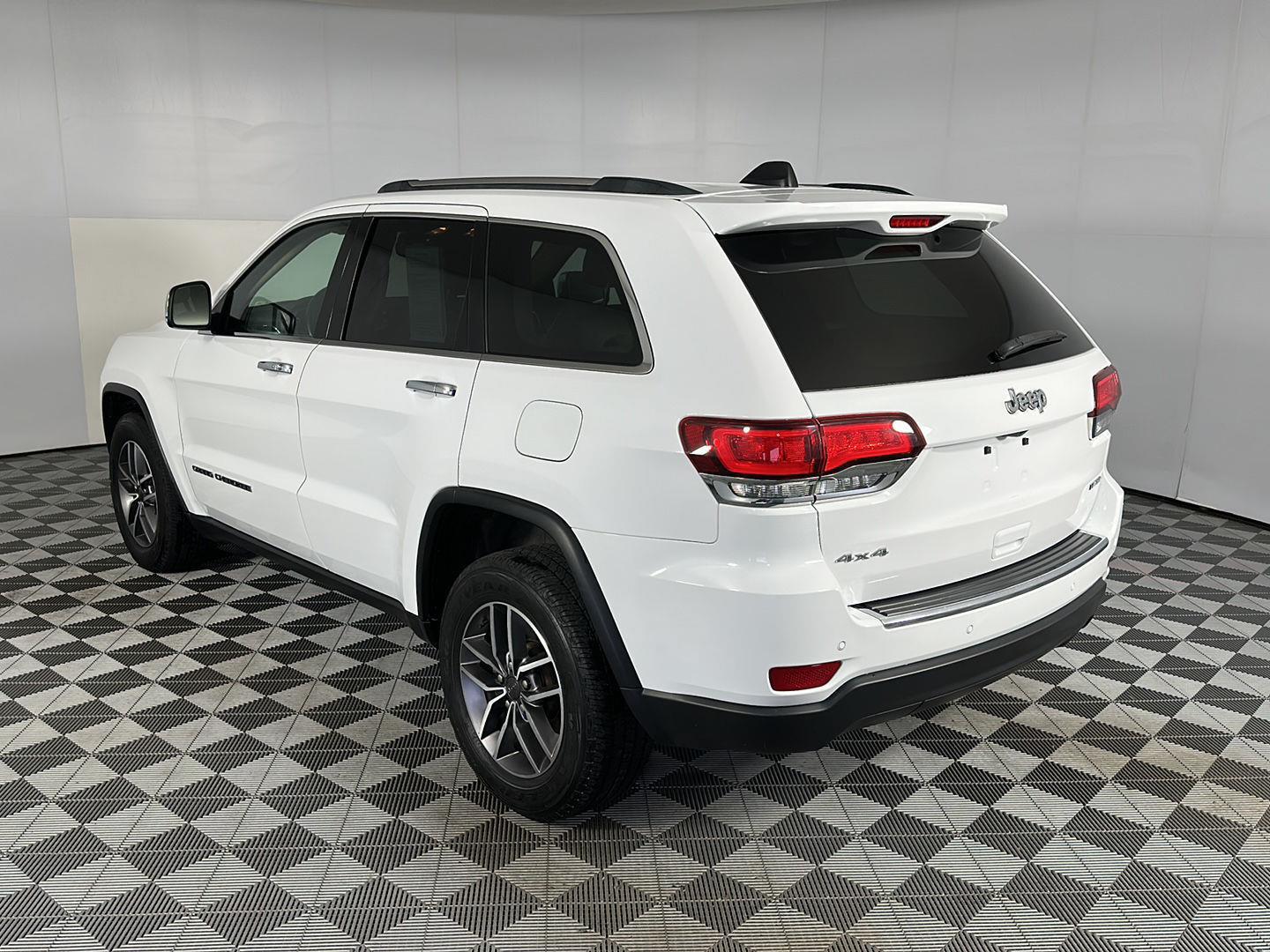 Used 2021 Bright White Clearcoat Jeep Limited image 12