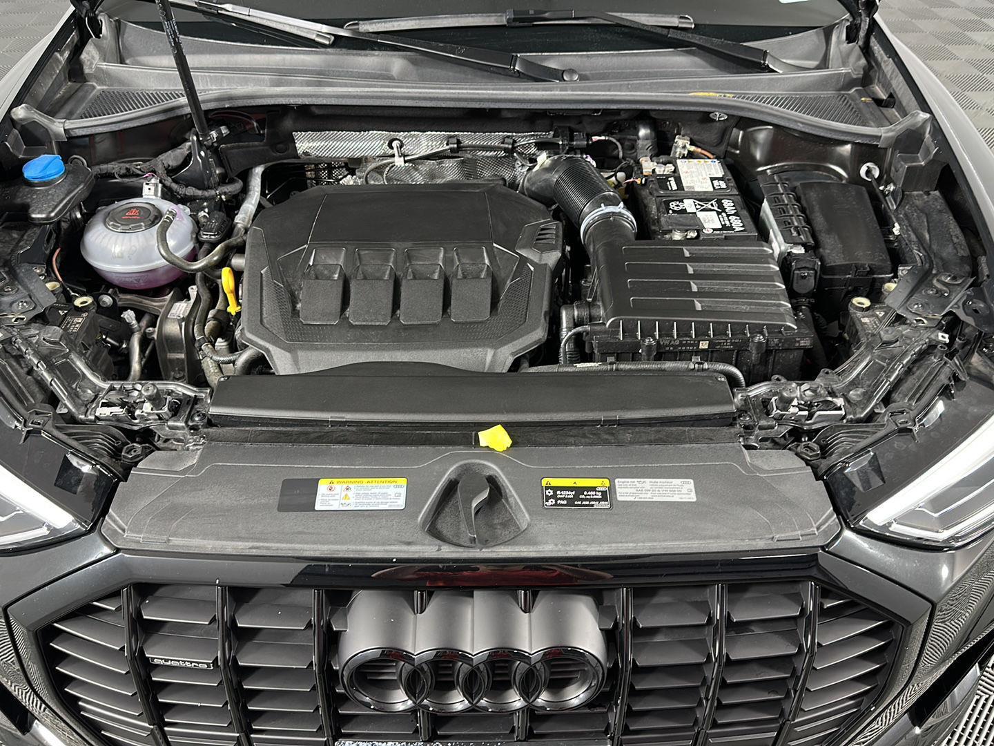 New 2025 Mythos Black Metallic Audi S line Premium image 3