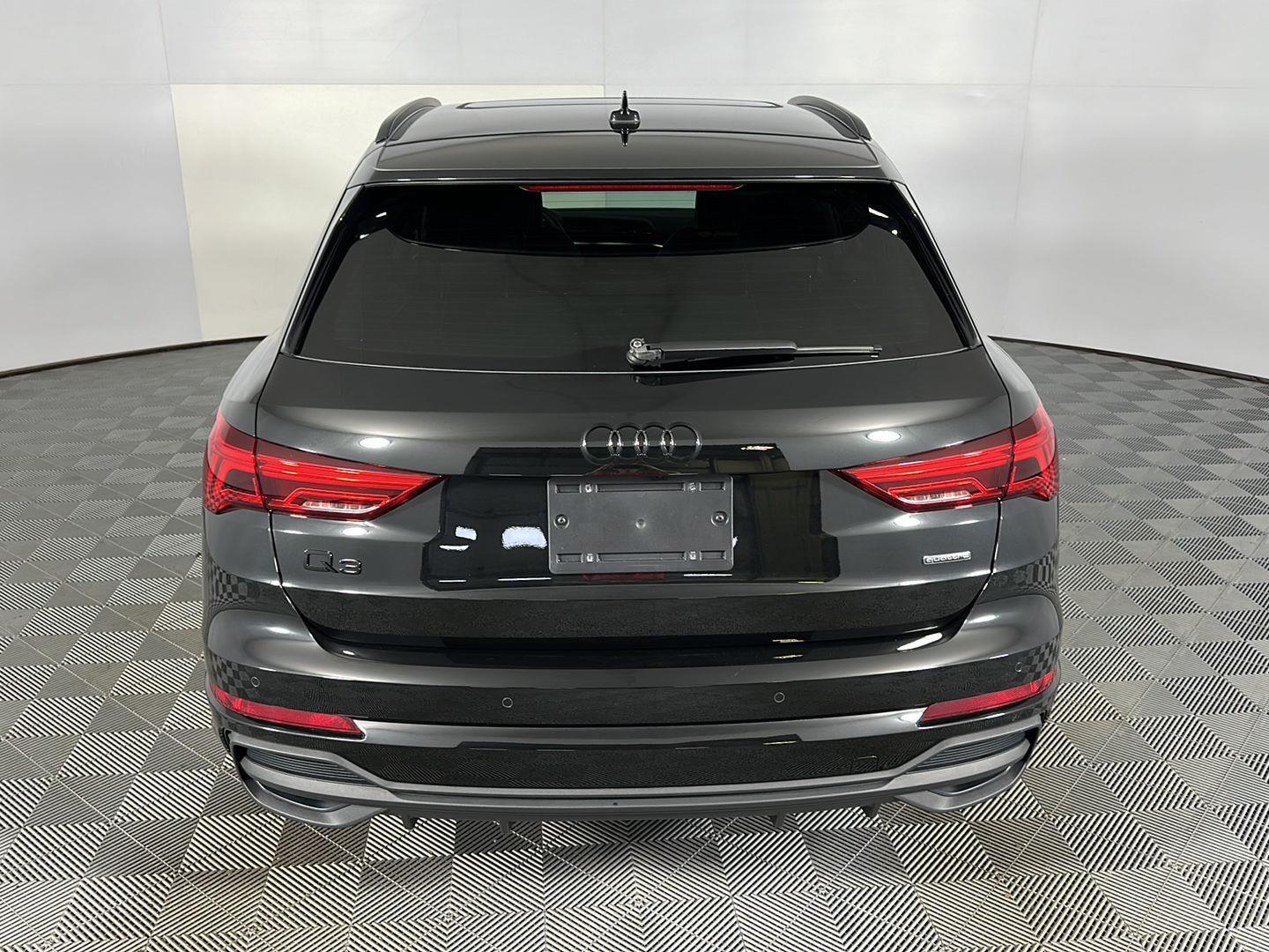 New 2025 Mythos Black Metallic Audi S line Premium image 9