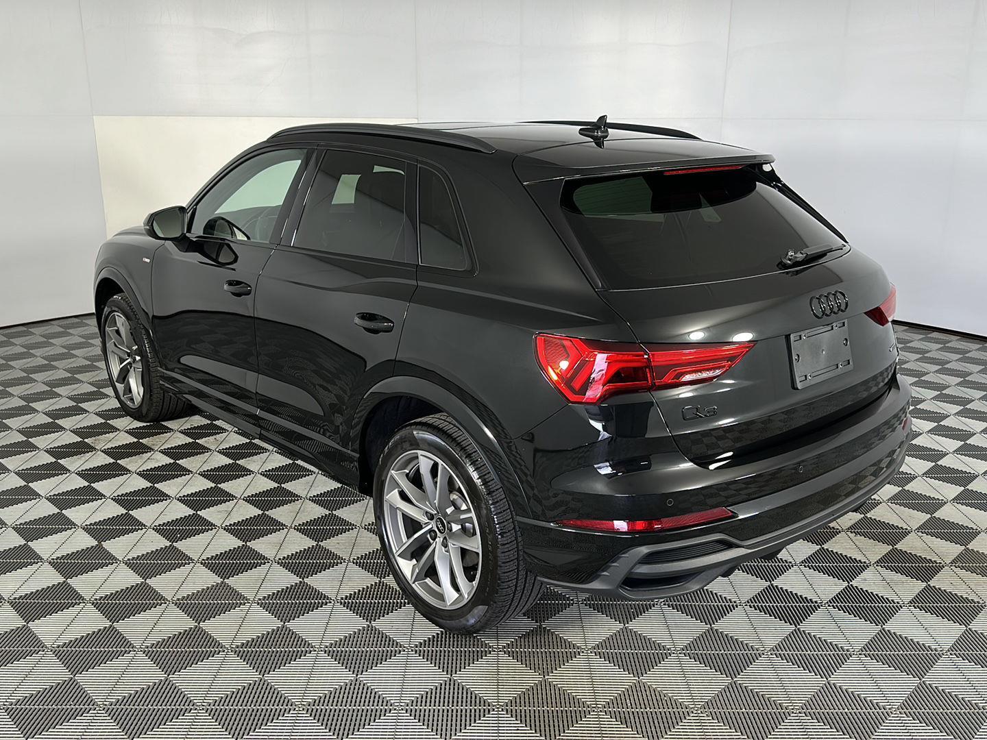 New 2025 Mythos Black Metallic Audi S line Premium image 12