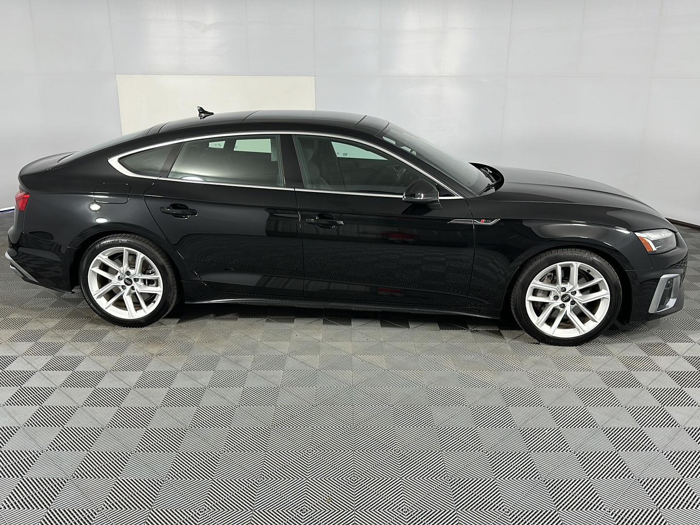 Used 2023 Mythos Black Metallic Audi S line Premium image 4