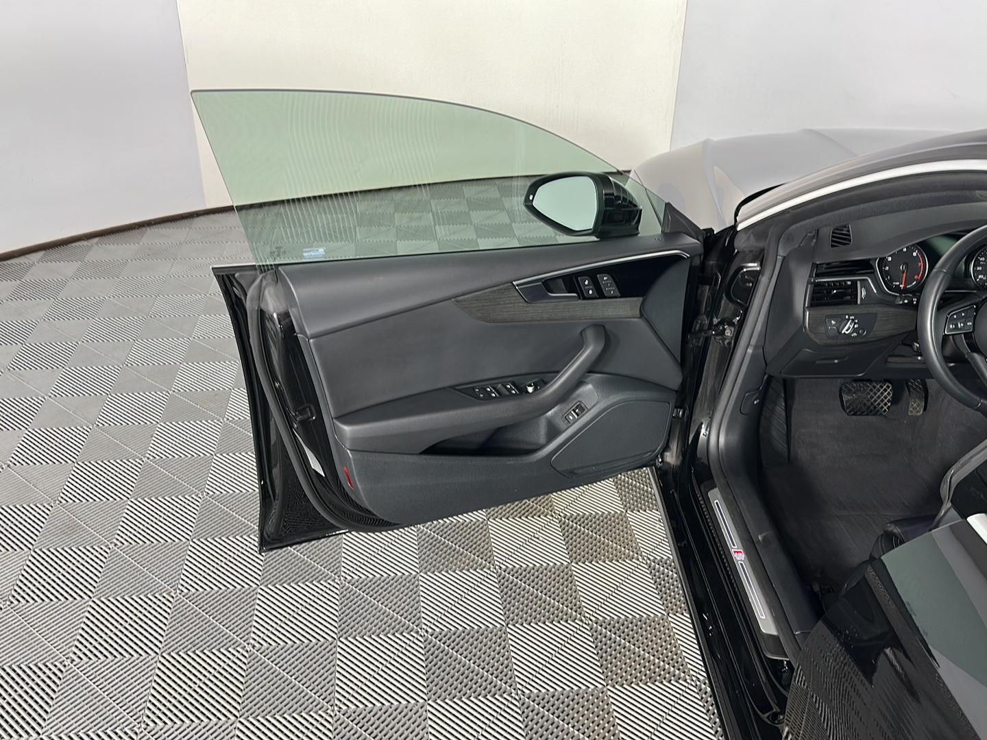 Used 2023 Mythos Black Metallic Audi S line Premium image 18