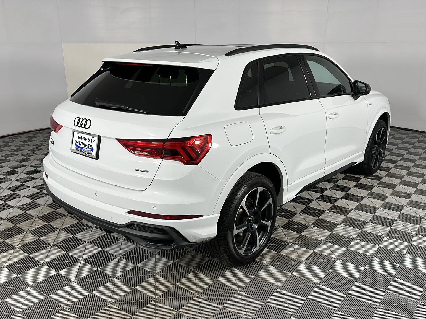 Used 2025  Audi S line Premium Plus image 8