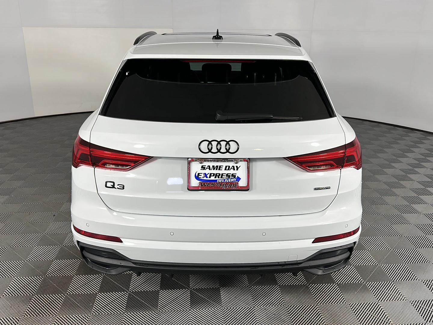 Used 2025  Audi S line Premium Plus image 9