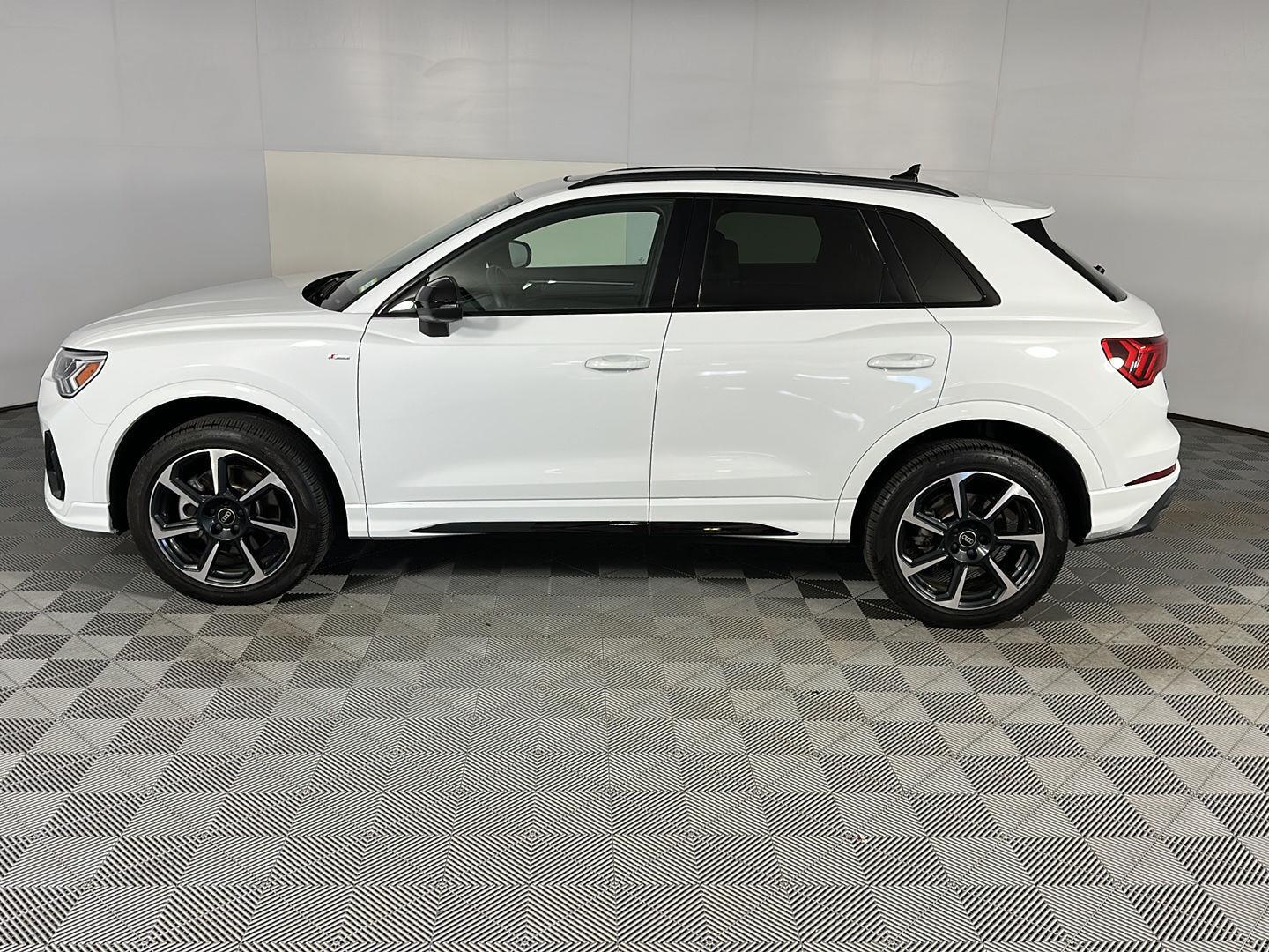 Used 2025  Audi S line Premium Plus image 13