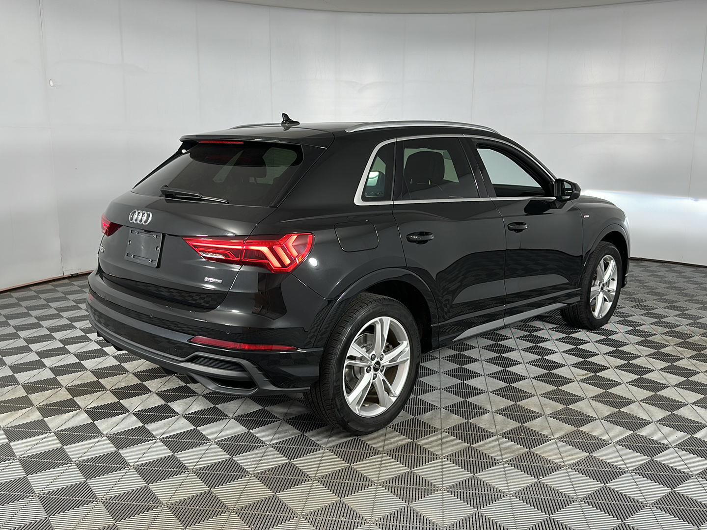 Used 2023 Mythos Black Metallic Audi S line Premium Plus image 6