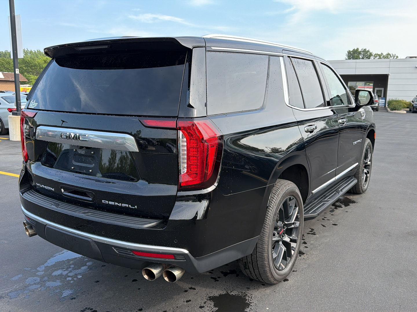 Used 2022 Onyx Black GMC Denali image 5