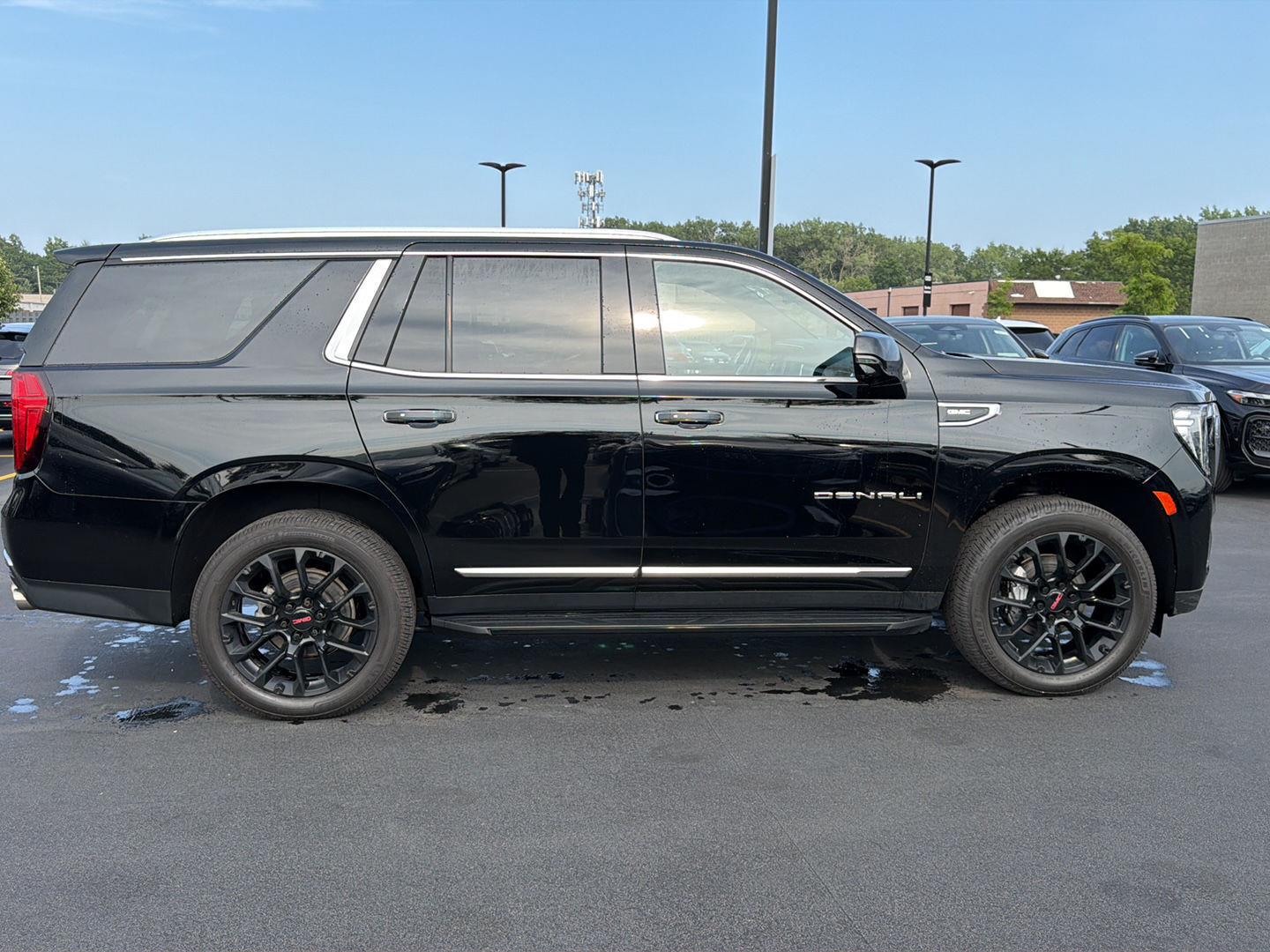Used 2022 Onyx Black GMC Denali image 6