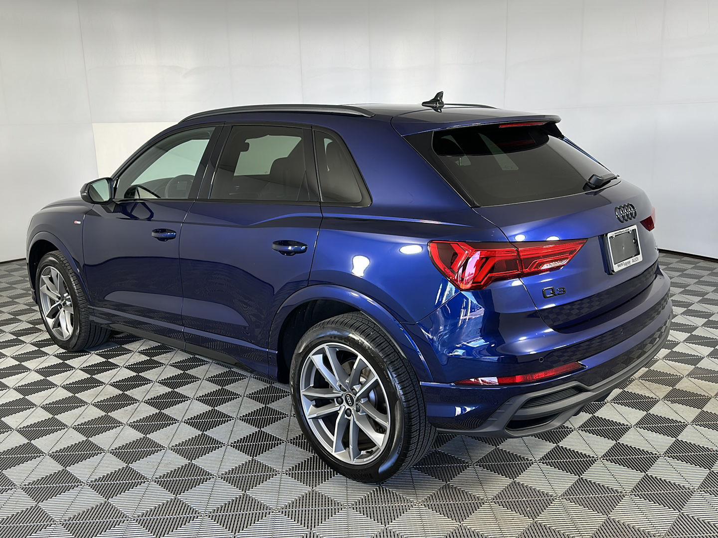 New 2025 Navarra Blue Metallic Audi S line Premium image 14