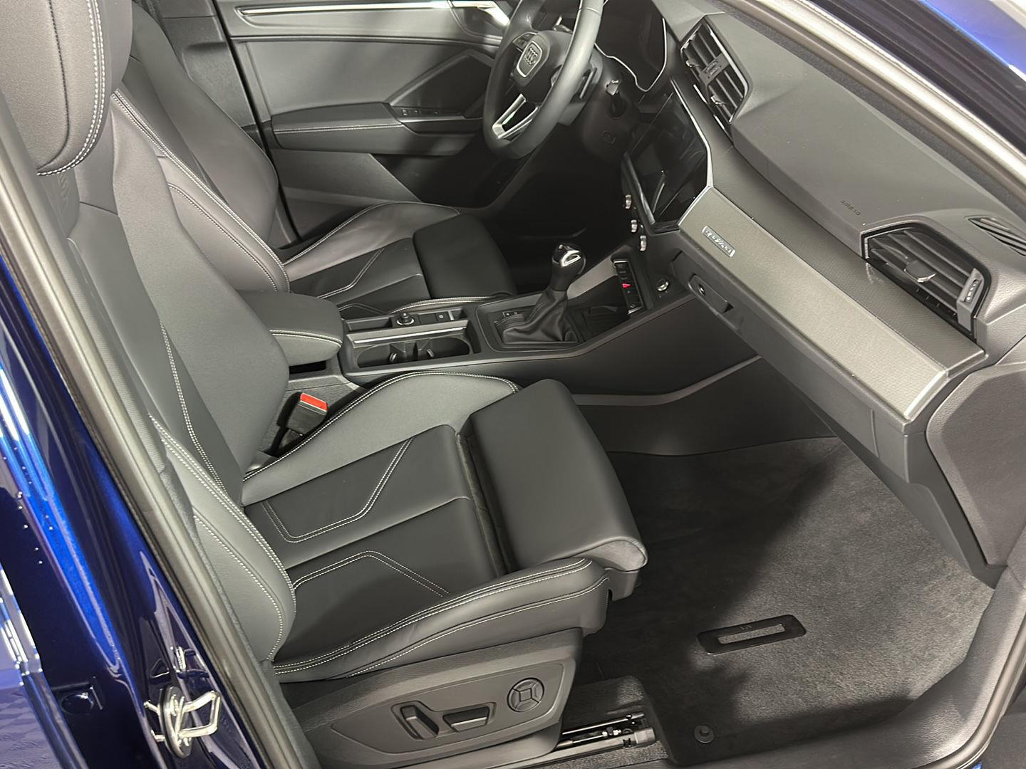 New 2025 Navarra Blue Metallic Audi S line Premium image 6