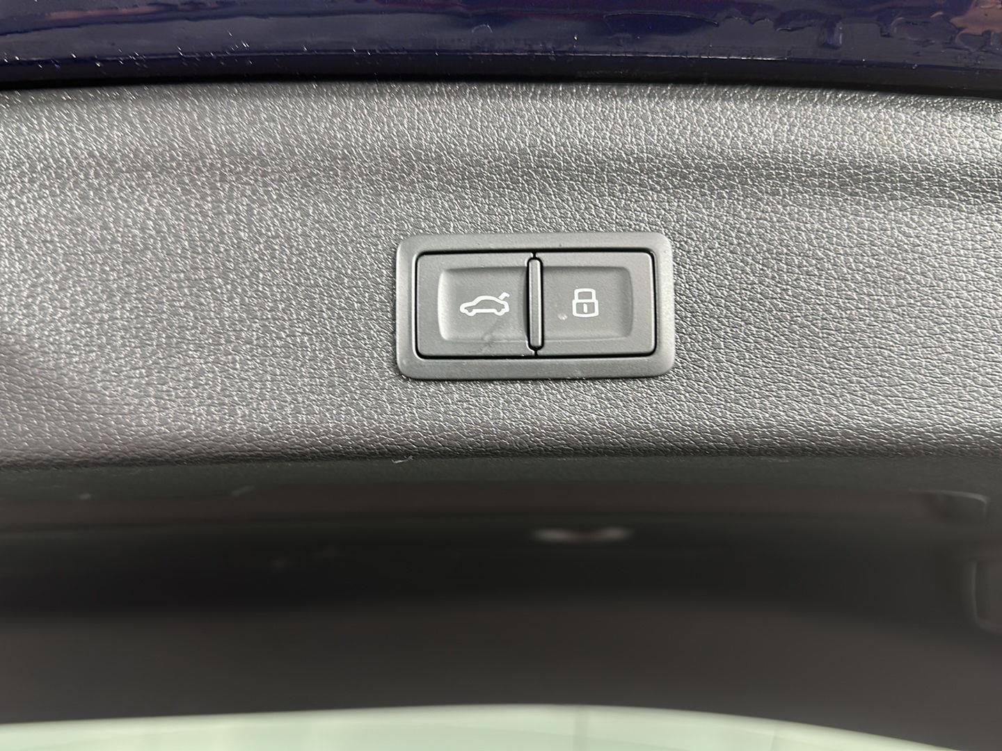 New 2025 Navarra Blue Metallic Audi S line Premium image 11