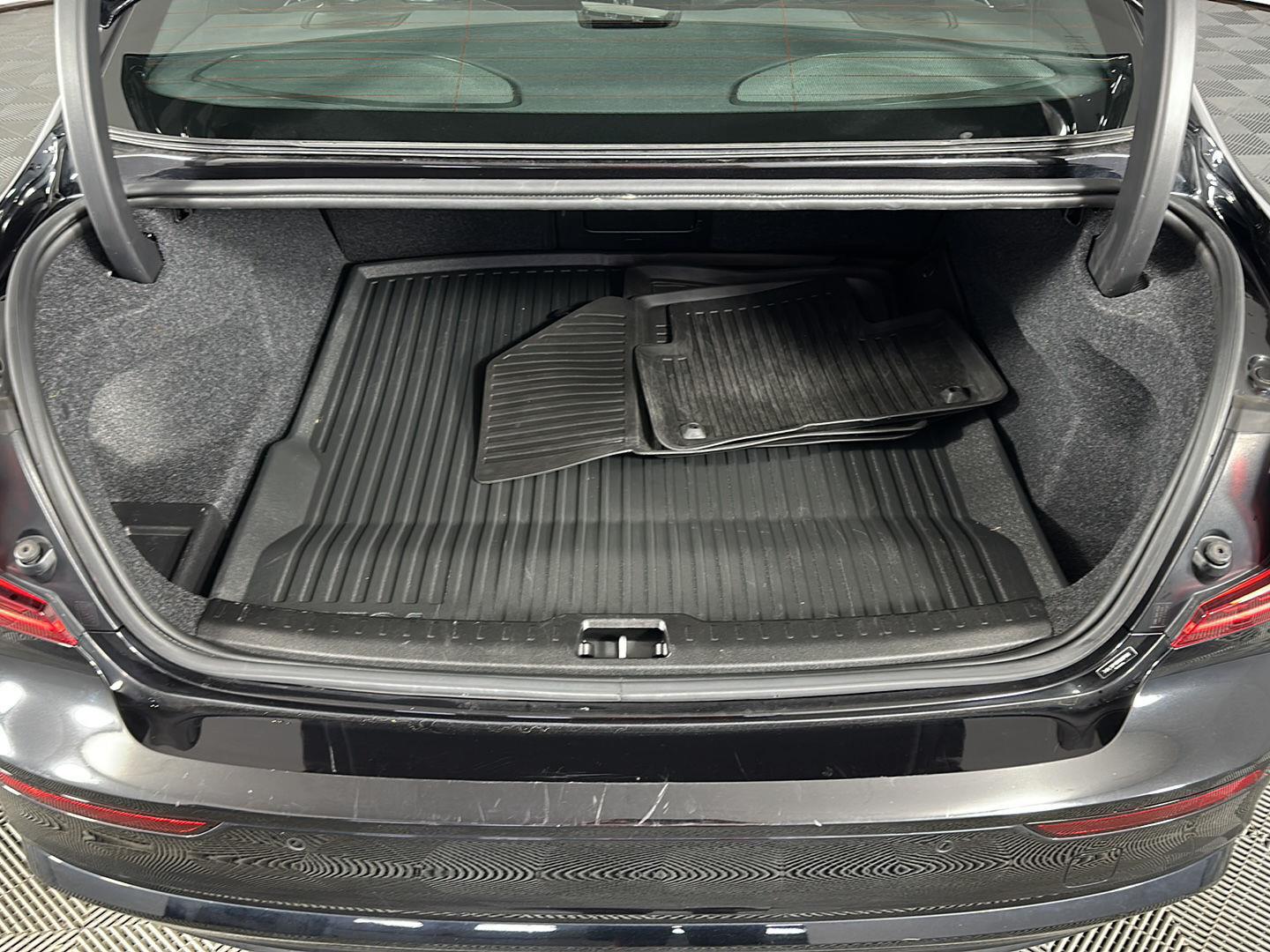 Used 2024 Onyx Black Metallic Volvo Plus Black Edition image 10