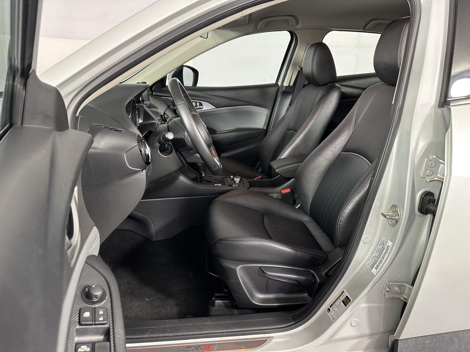 Used 2019 Ceramic Metallic Mazda Touring image 9