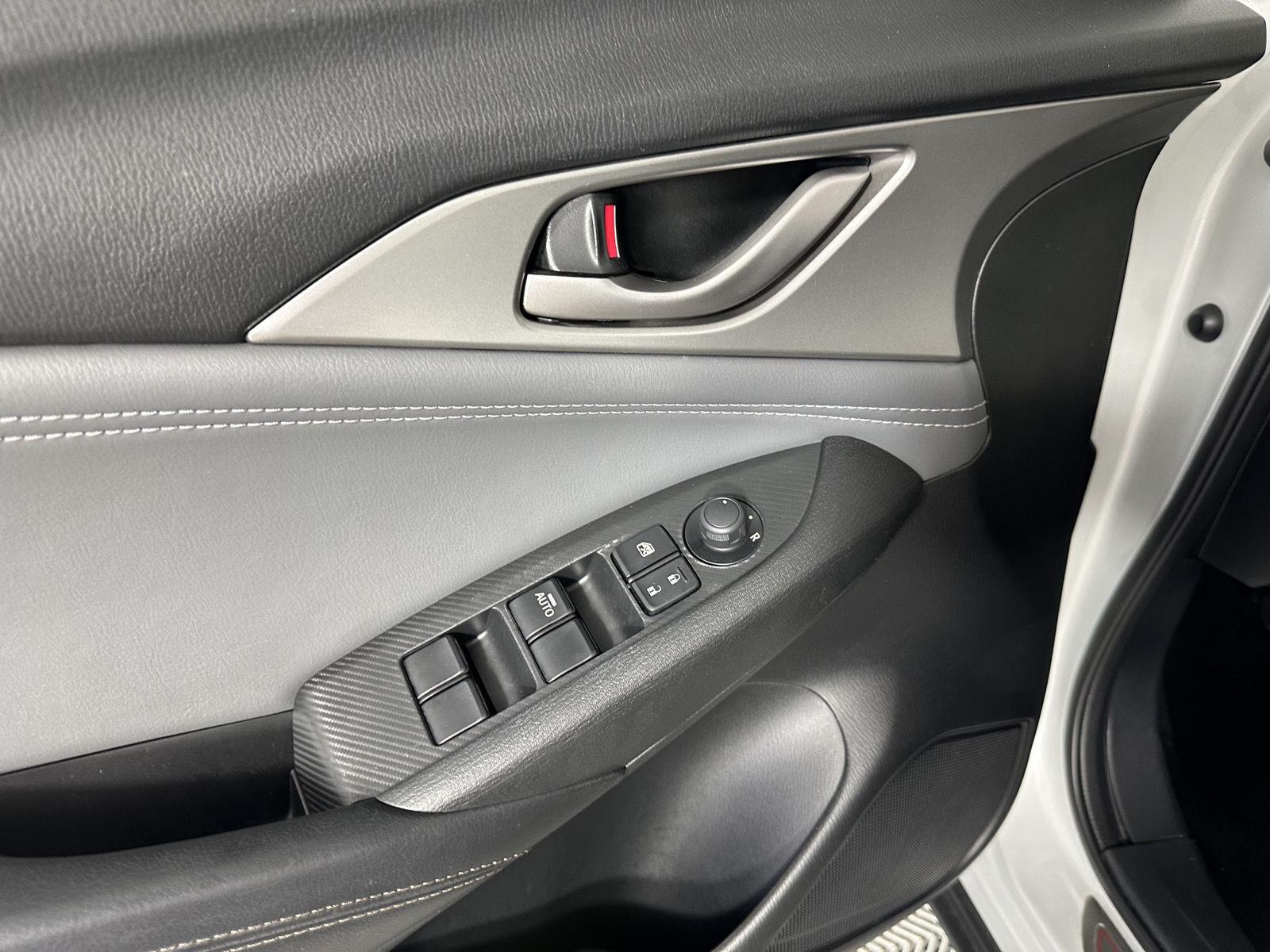 Used 2019 Ceramic Metallic Mazda Touring image 11