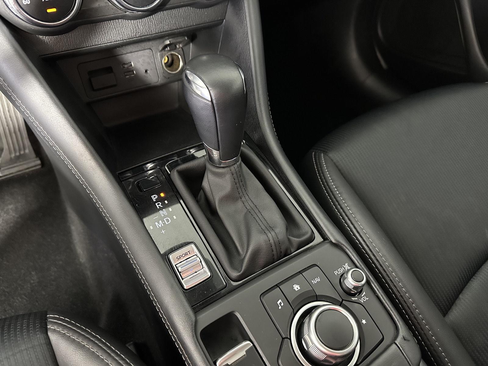 Used 2019 Ceramic Metallic Mazda Touring image 18