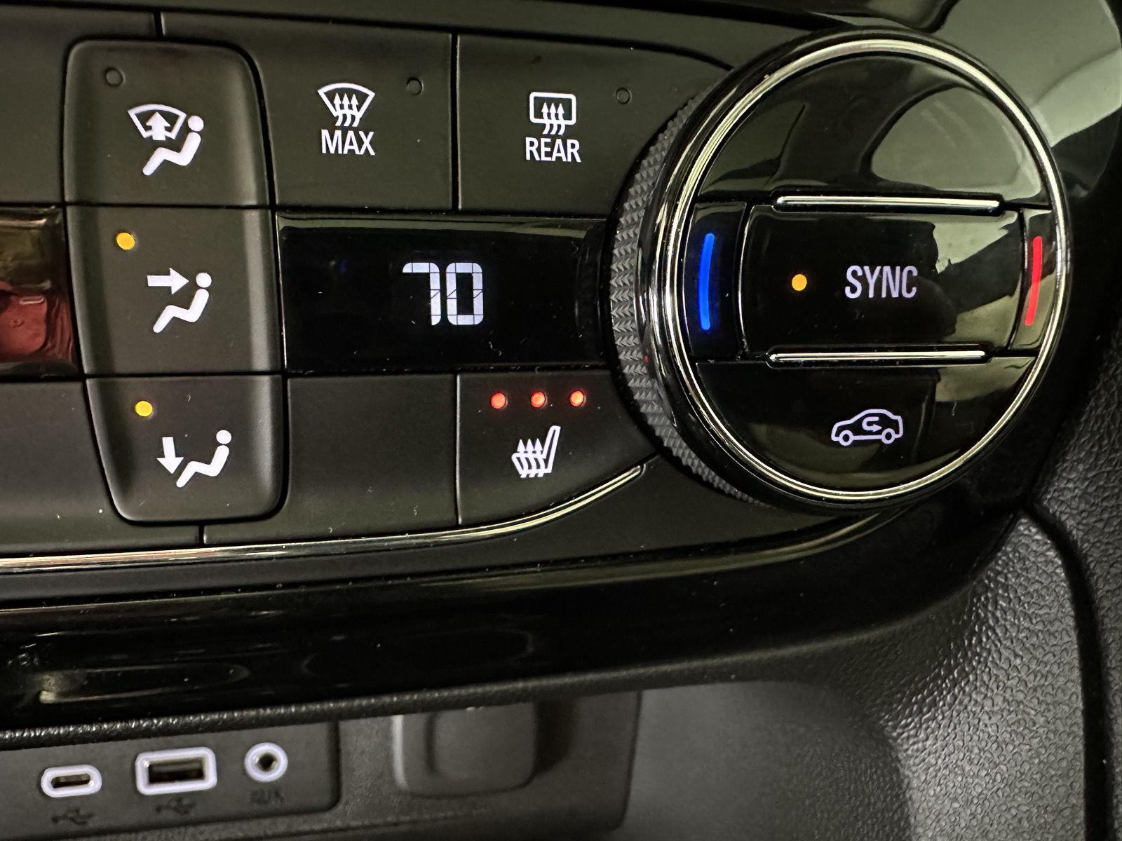 Used 2020 Ebony Twilight Metallic Buick Select image 19