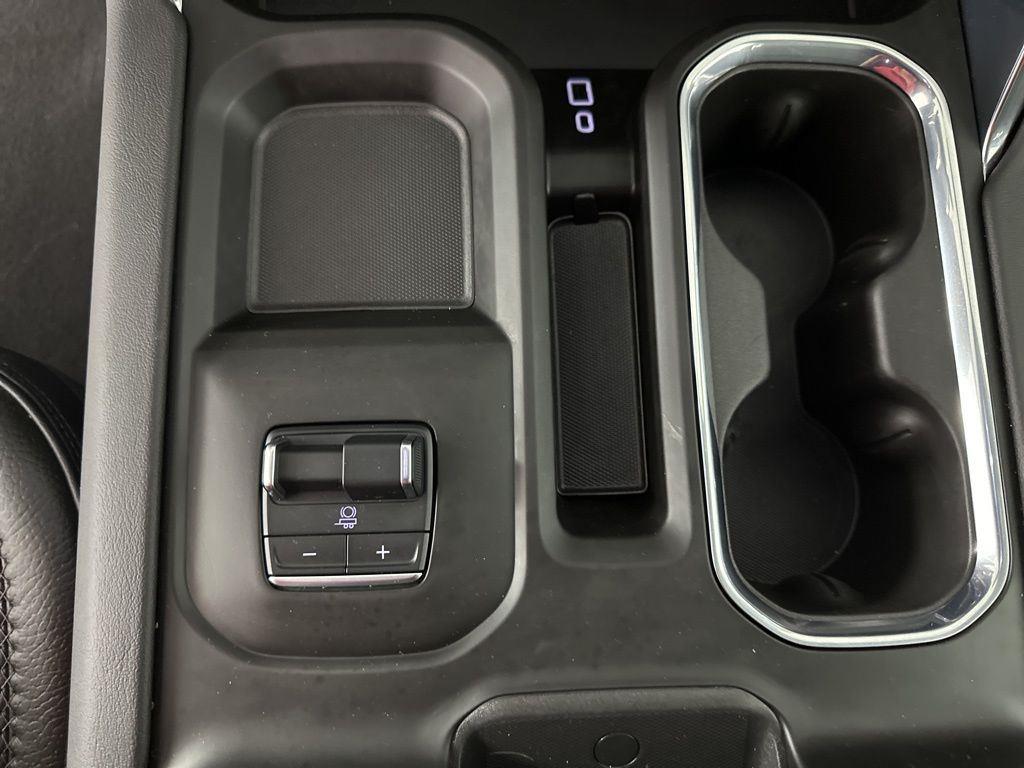 Used 2025 Onyx Black GMC Denali image 38